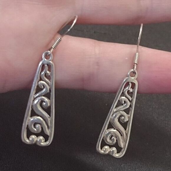 Unbranded Jewelry - Sterling silver swirly lattice earrings
